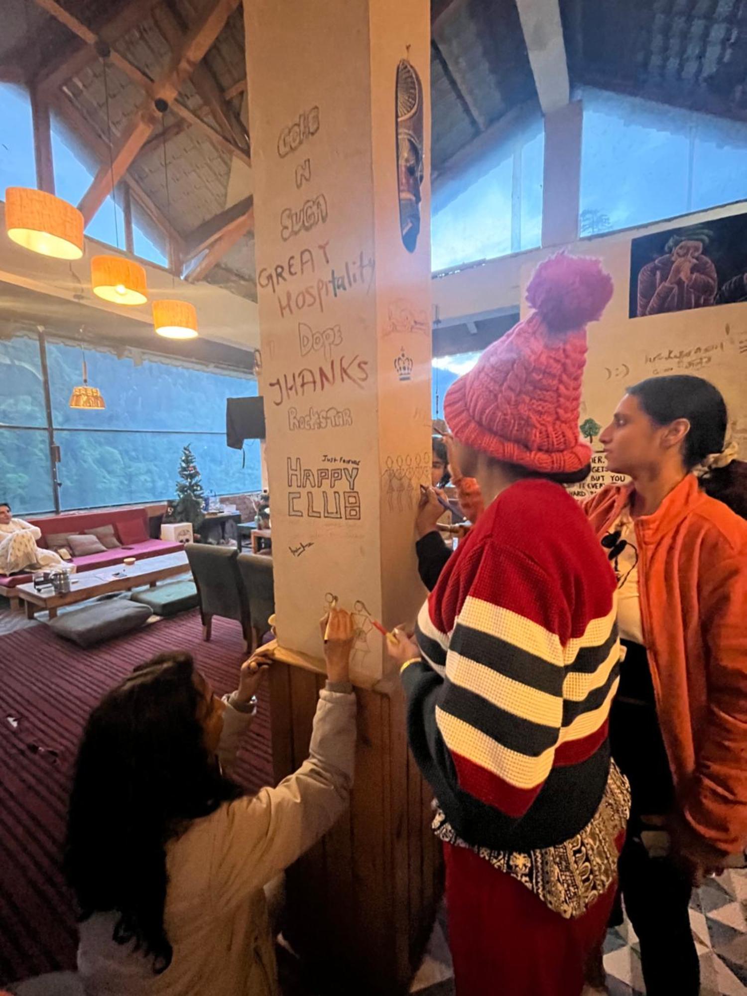 Thepahadians Food & Stay Jibhi Exterior foto